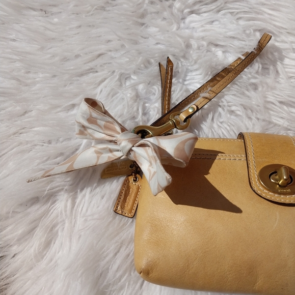 Authentic Coach Wristlet - Picture 16 of 16